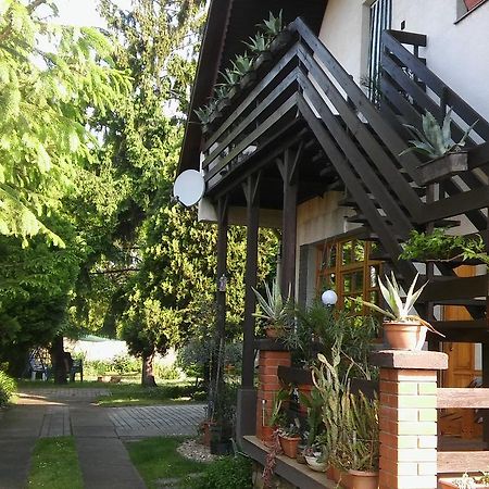 Agave Apartman Velence Buitenkant foto