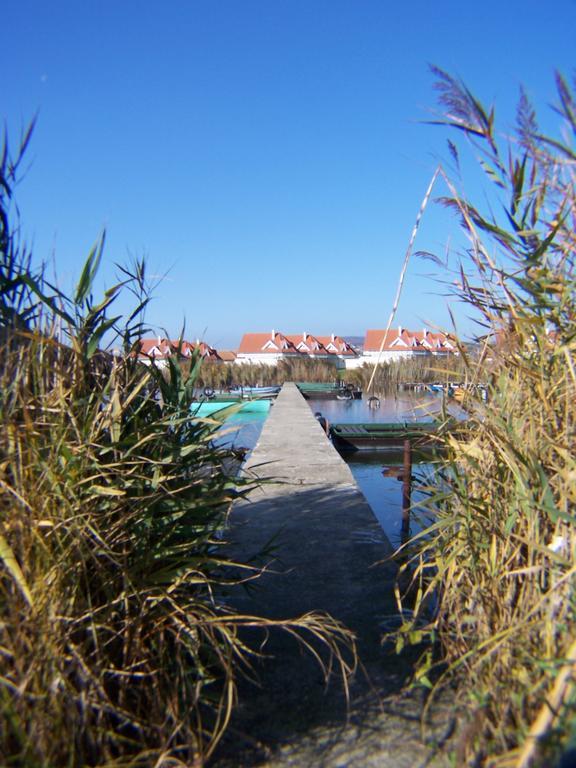 Agave Apartman Velence Buitenkant foto